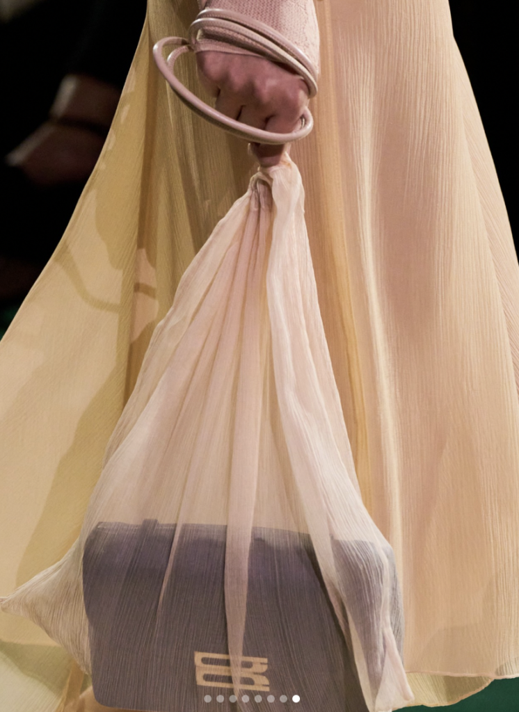 Bolsos Inolvidables: Glamour en París Fashion Week