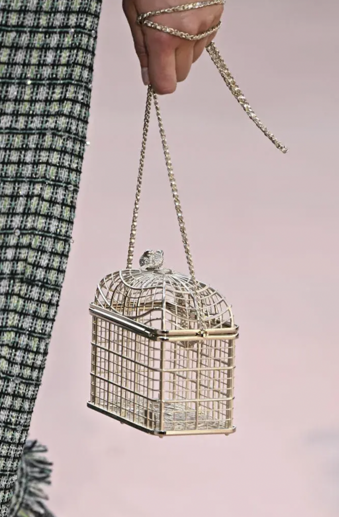 Bolsos Inolvidables: Glamour en París Fashion Week