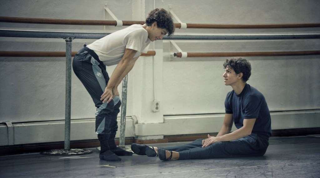 Isaac y Esteban Hernández: Inspiración en Movimiento