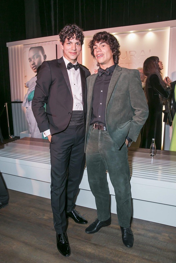 Isaac y Esteban Hernández: Inspiración en Movimiento