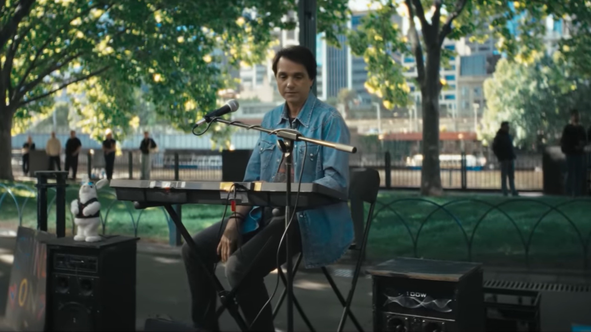 Coldplay y Ralph Macchio: Nostalgia Musical