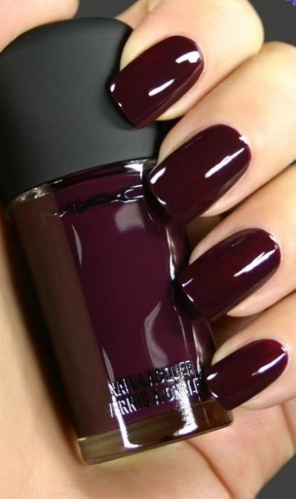 El rojo de uñas que perdura