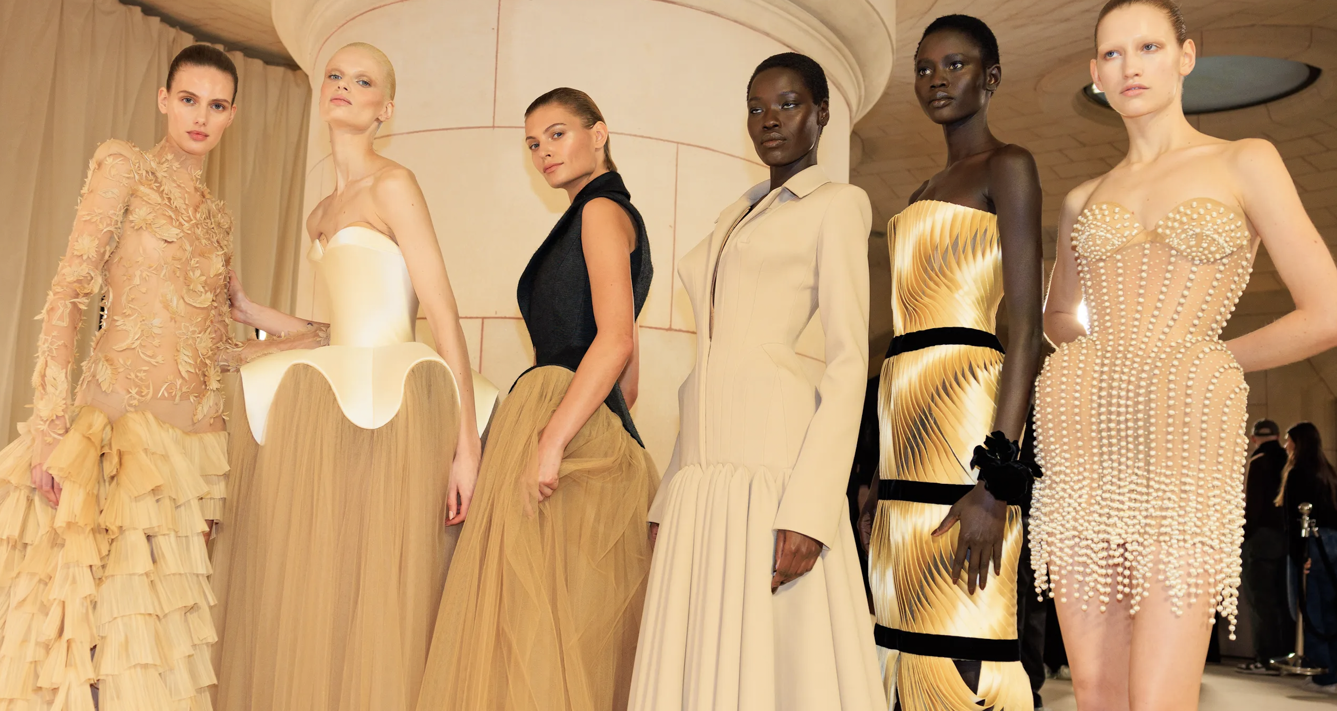 Kendall Jenner deslumbra en Schiaparelli