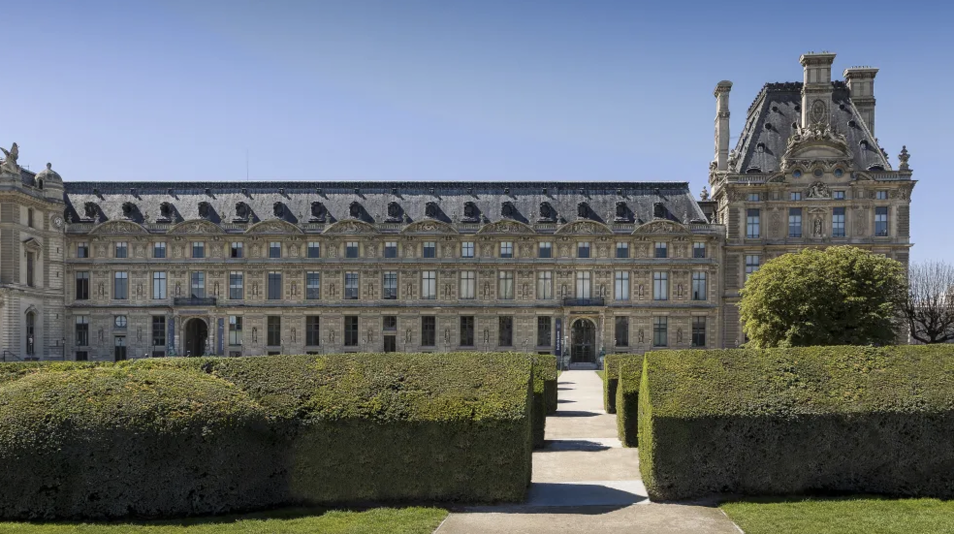 Louis Vuitton y École du Louvre