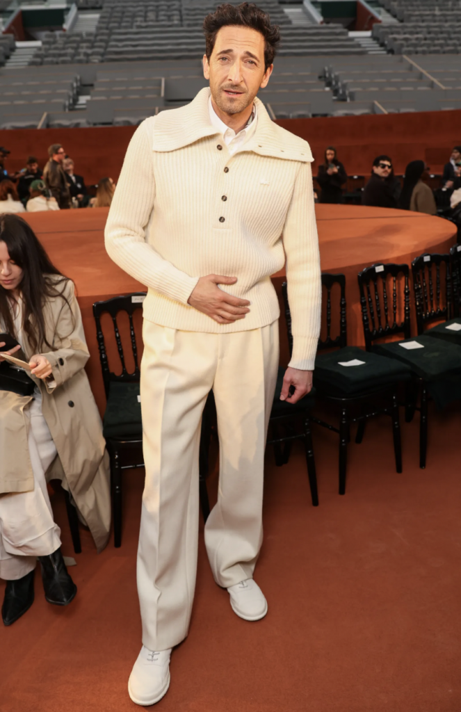 Adrien Brody deslumbra en desfile de Lacoste