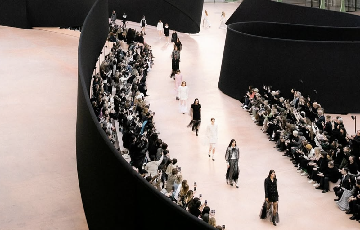 Chanel reinventa la elegancia parisina