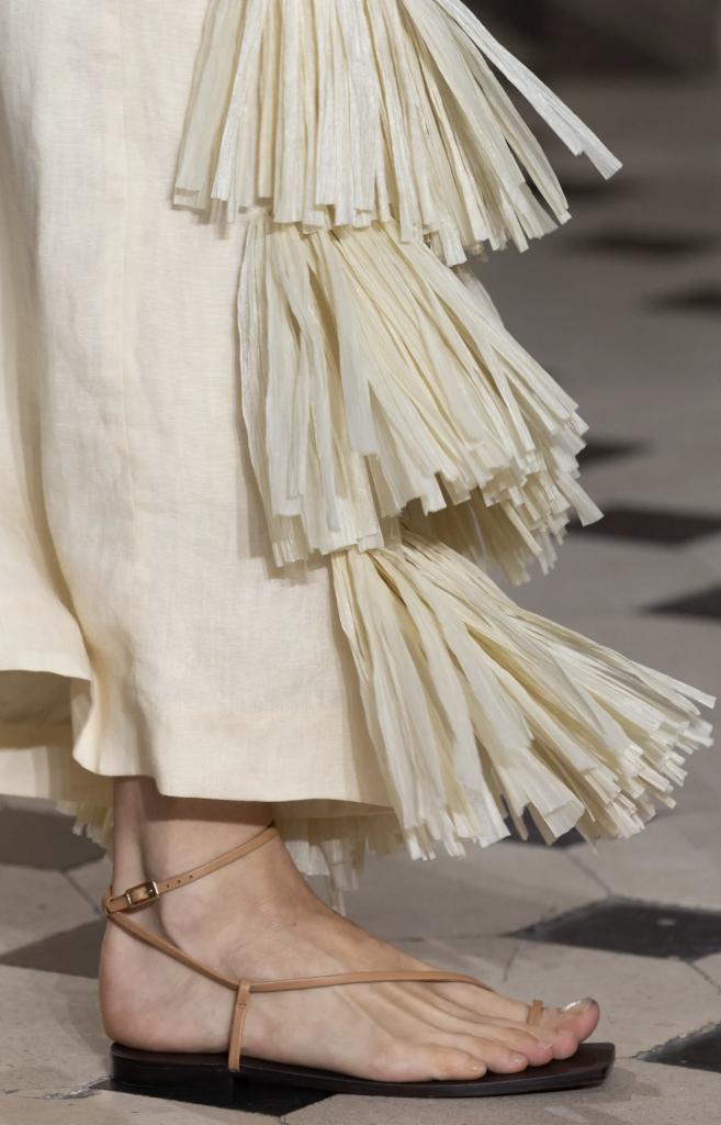 Tendencia Sandalias Griegas: Cómo Llevarlas Esta Temporada