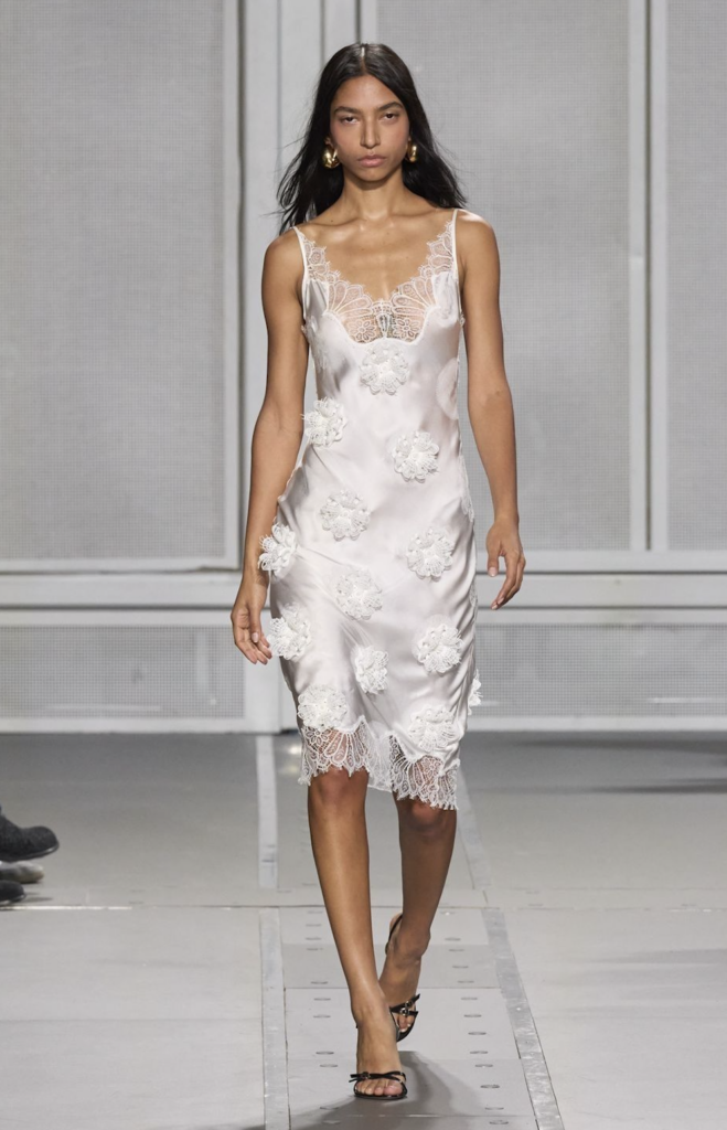 Los vestidos lenceros más bonitos para esta temporada