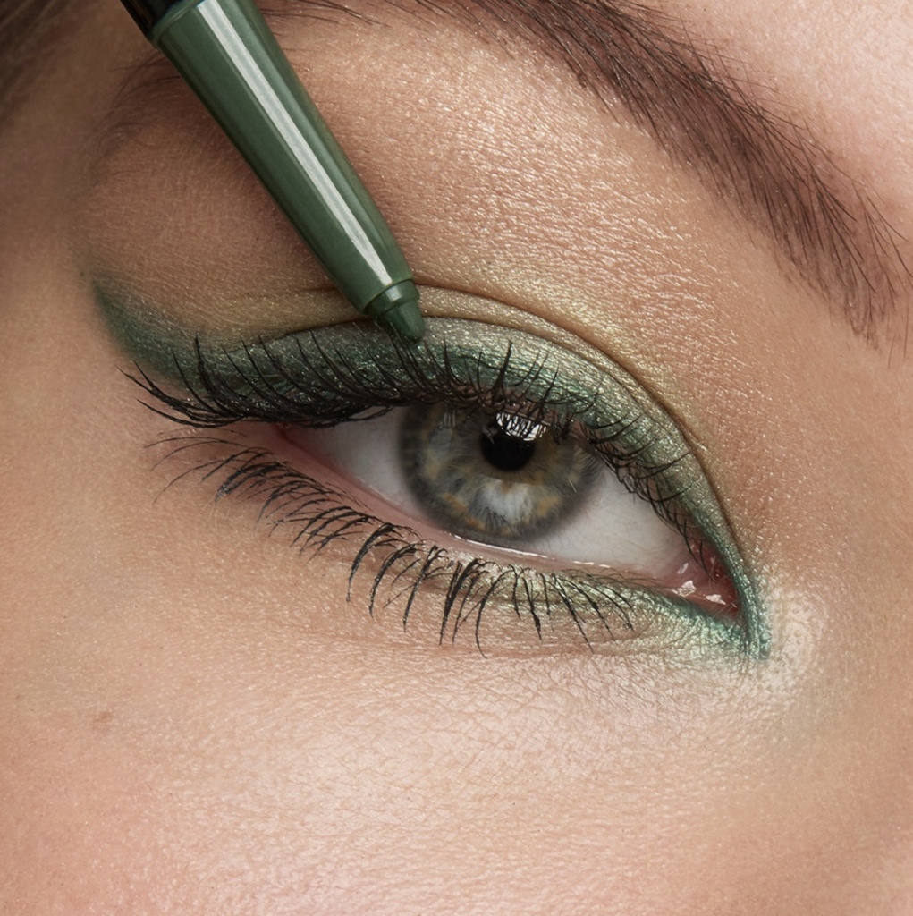 Cómo dominar la sombra verde en tu maquillaje