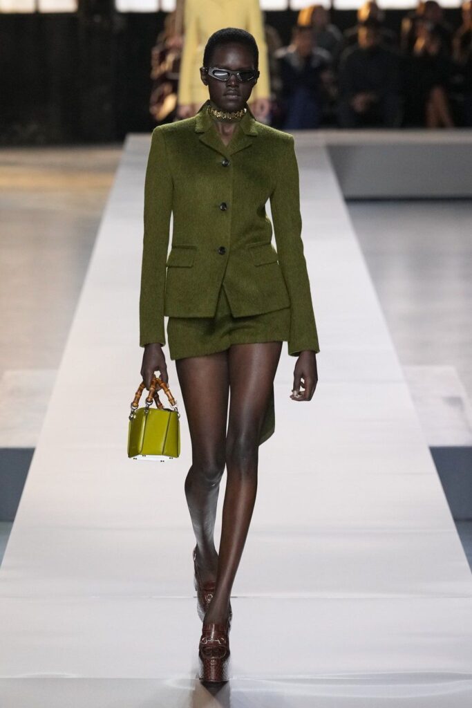 El verde oliva es el nuevo negro