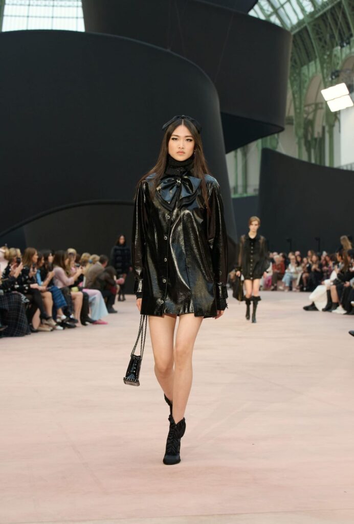 Chanel reinventa la elegancia parisina