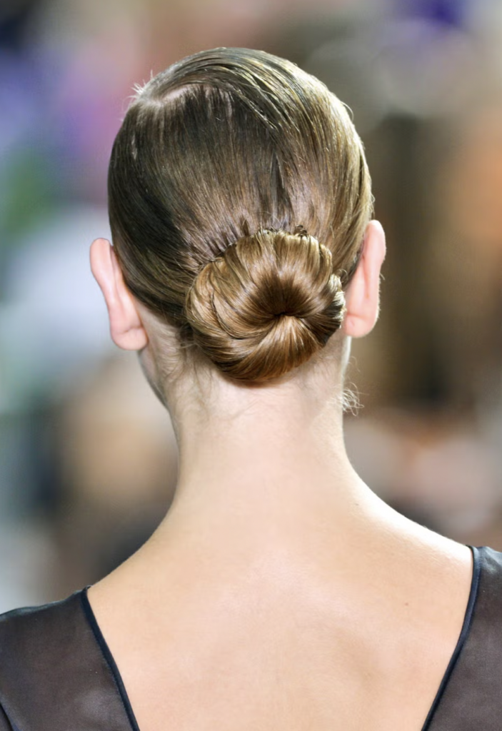 Moños Bajos: Elegancia Sin Esfuerzo