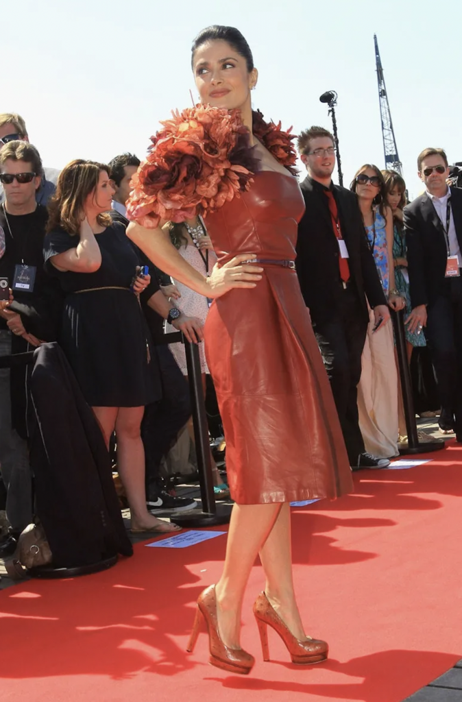 Salma Hayek: 25 Años de Glamour en Cannes
