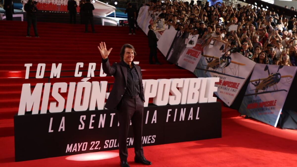 Tom Cruise conquista alfombra mexicana