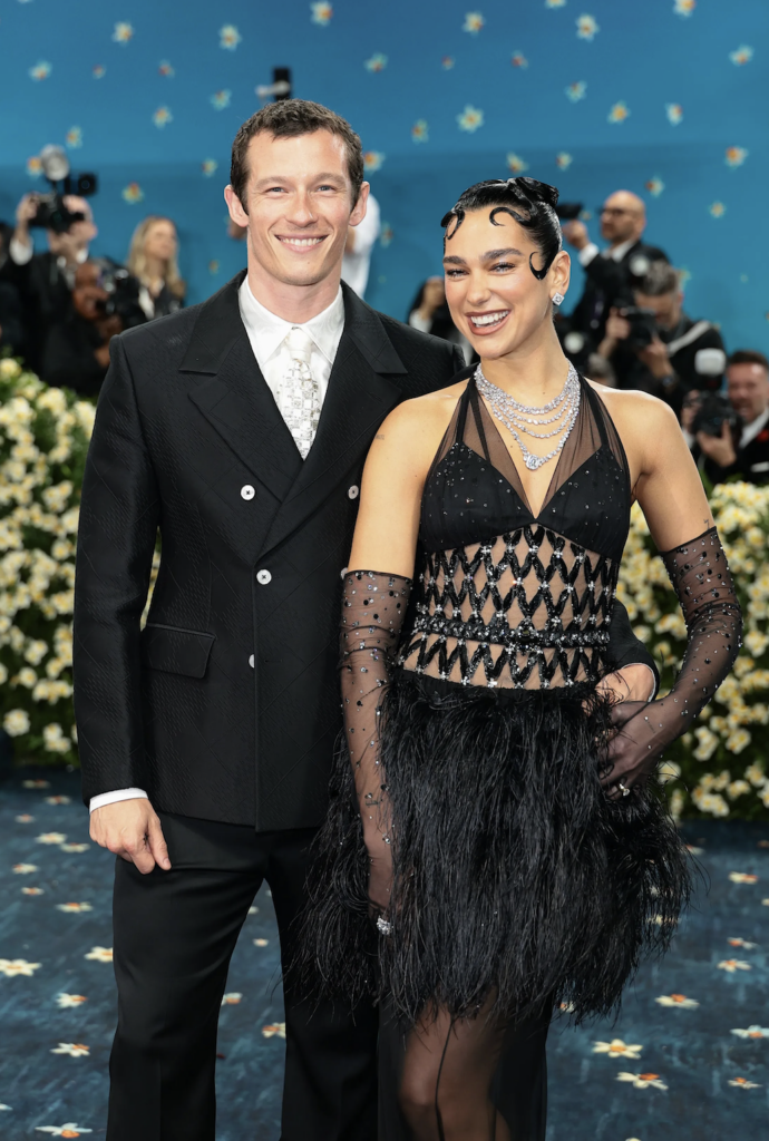 Dua Lipa se Compromete con Callum Turner