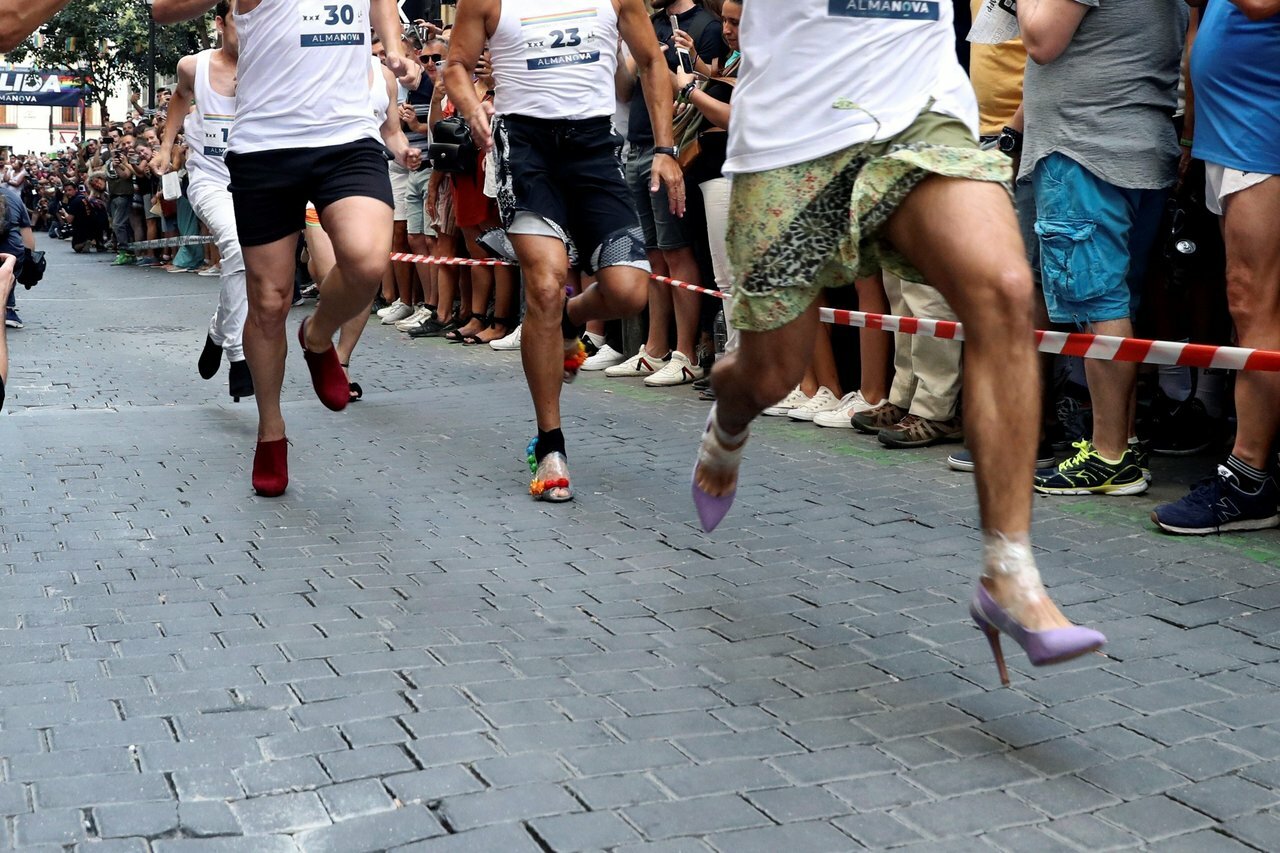 Carrera de Tacones: Orgullo y Kilómetros de Amor