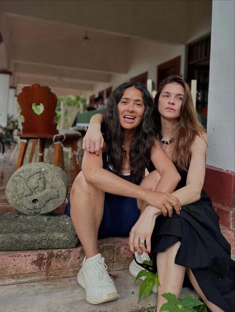 Salma Hayek e Irene Azuela, esencia Veracruzana viva