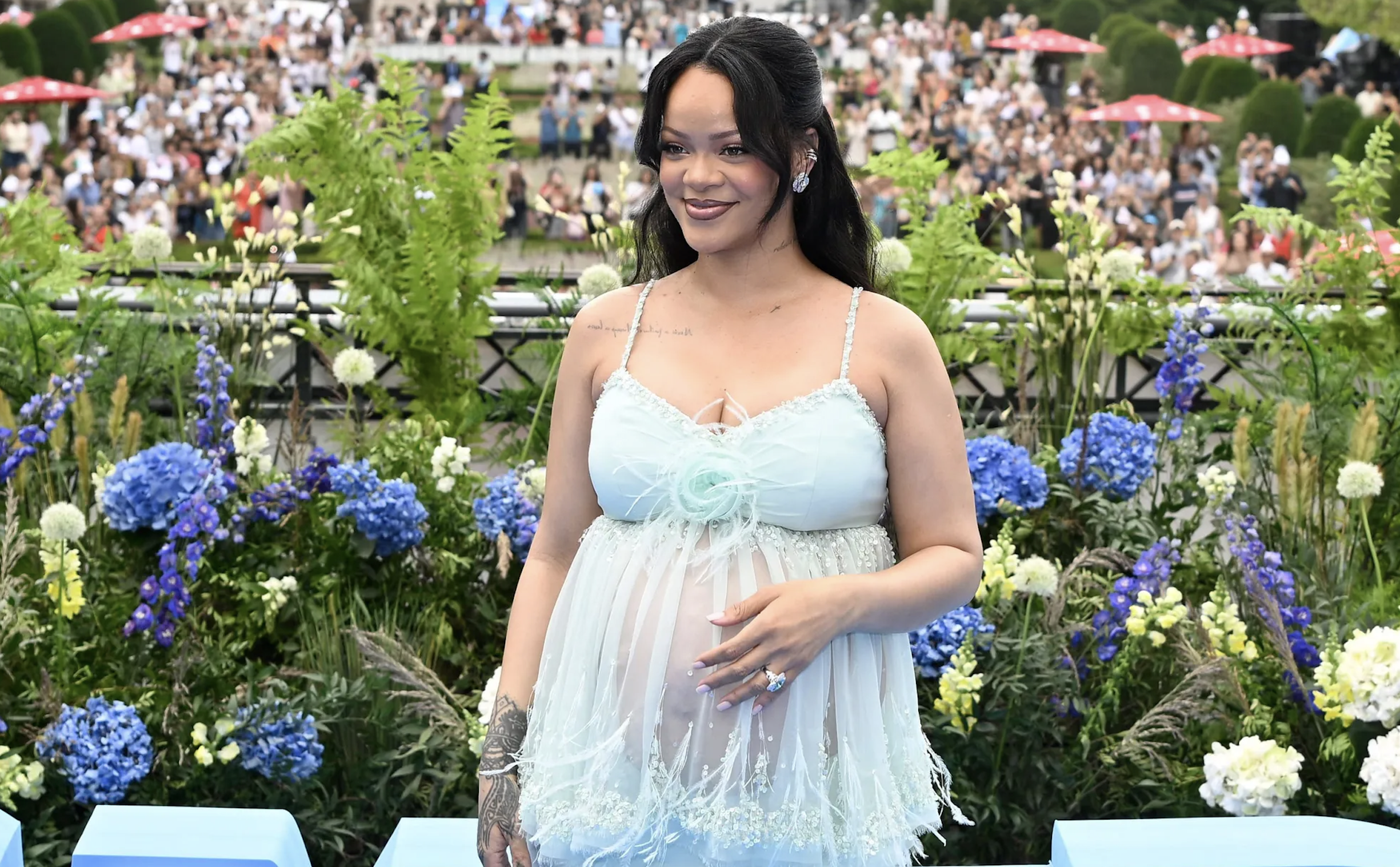 Rihanna impone el color "milky lavender"