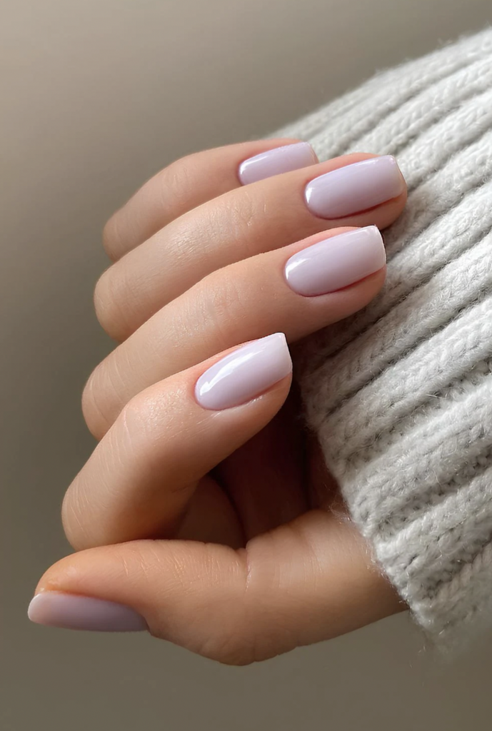 Rihanna impone el color "milky lavender"