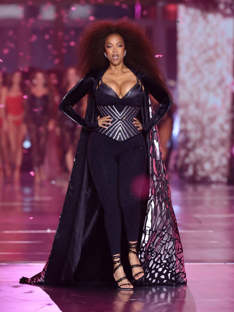 Victoria's Secret regresa a la pasarela bajo la dirección creativa de Adam Selman