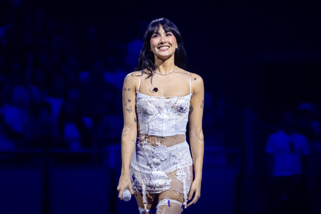 Luces, música y talento en Premios Juventud 2025