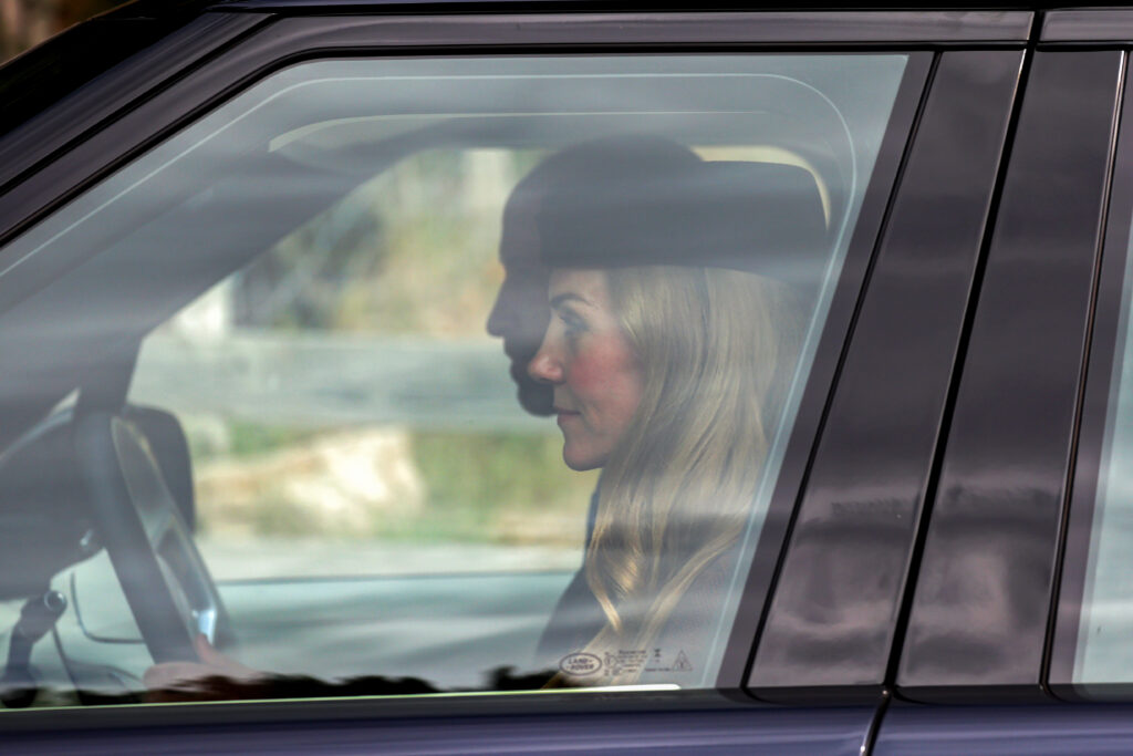 Kate Middleton deslumbra en rubio