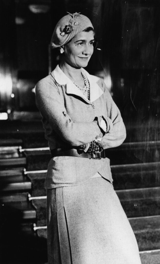 Coco Chanel: Legado de Elegancia