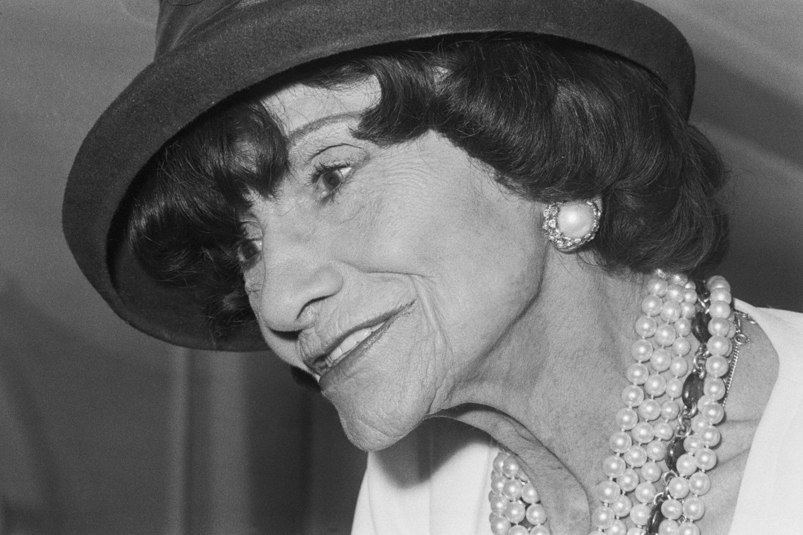 Coco Chanel: Legado de Elegancia