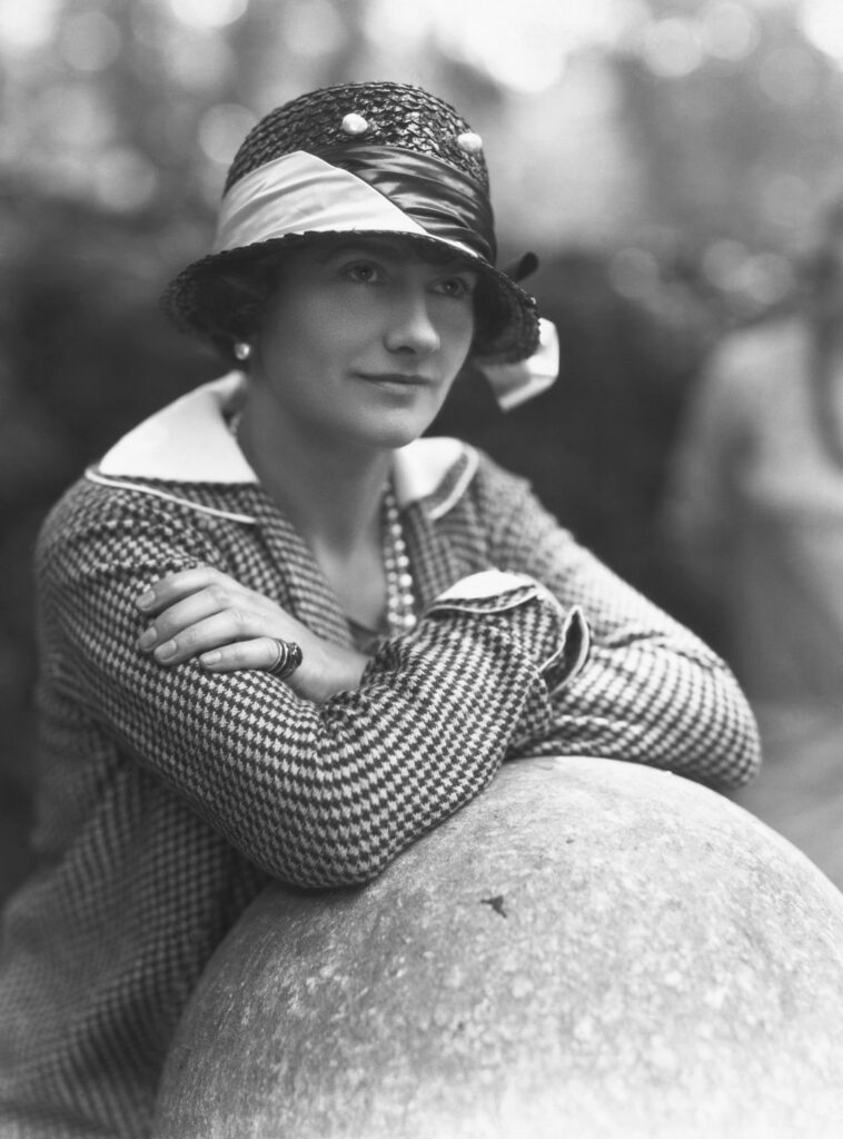 Coco Chanel: Legado de Elegancia