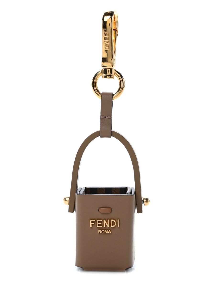 Los beauty bag charms en tendencia para 2025