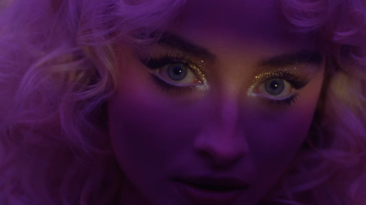 Así es 'Tears', el nuevo video musical de Sabrina Carpenter con Colman Domingo