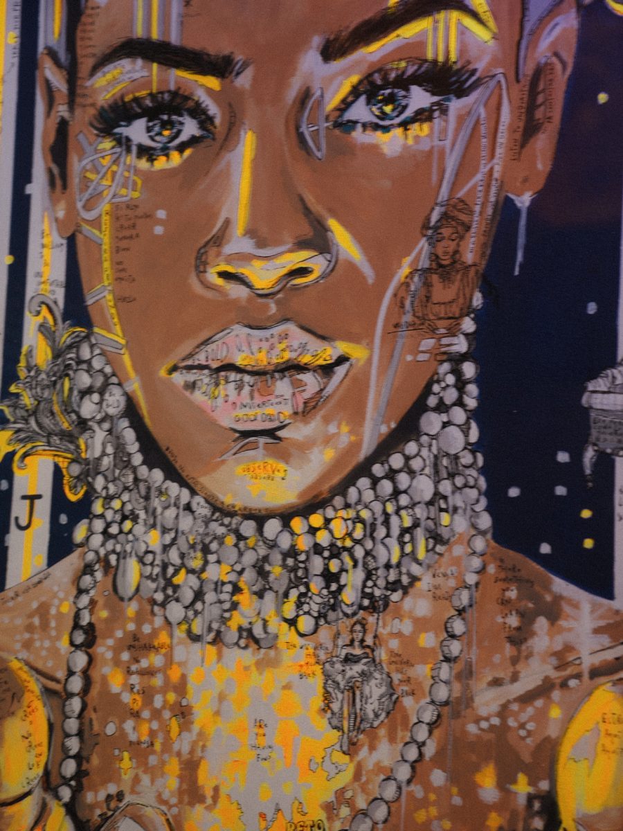 Eva Vale presenta su nueva exposición "El Tarot" de la mano de Bvlgari