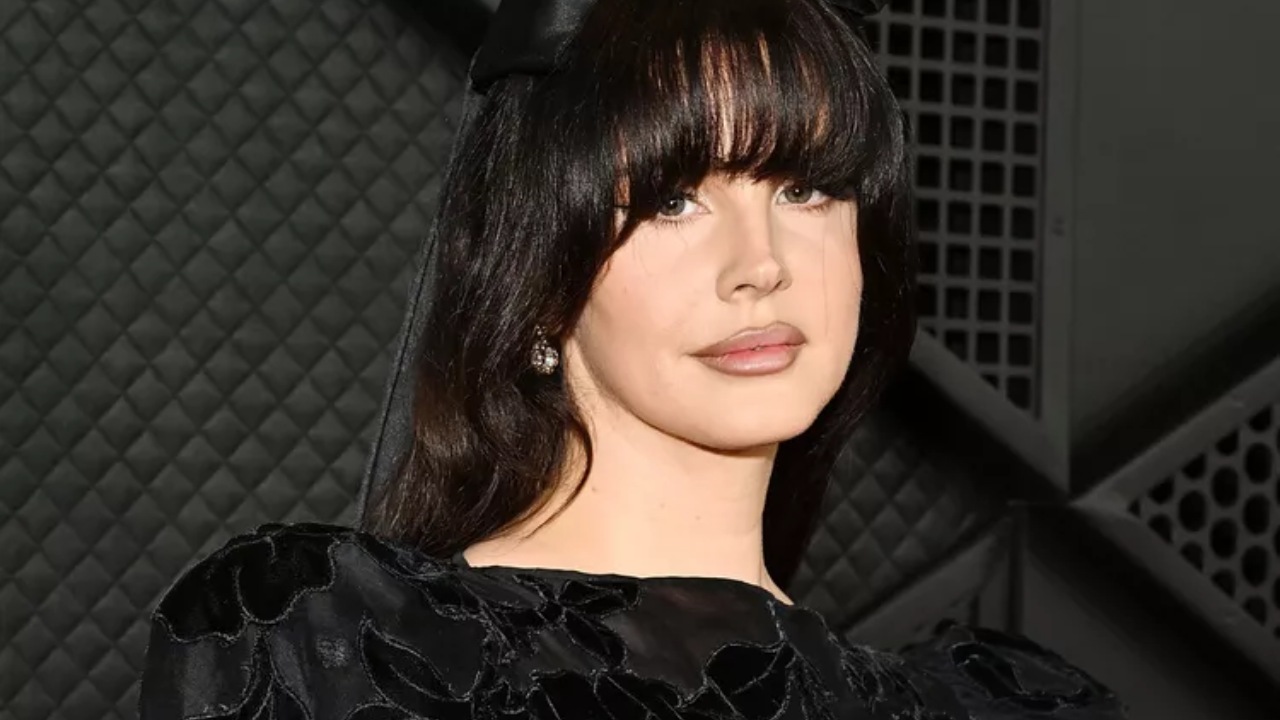 Labios metalizados: el regreso más audaz del maquillaje