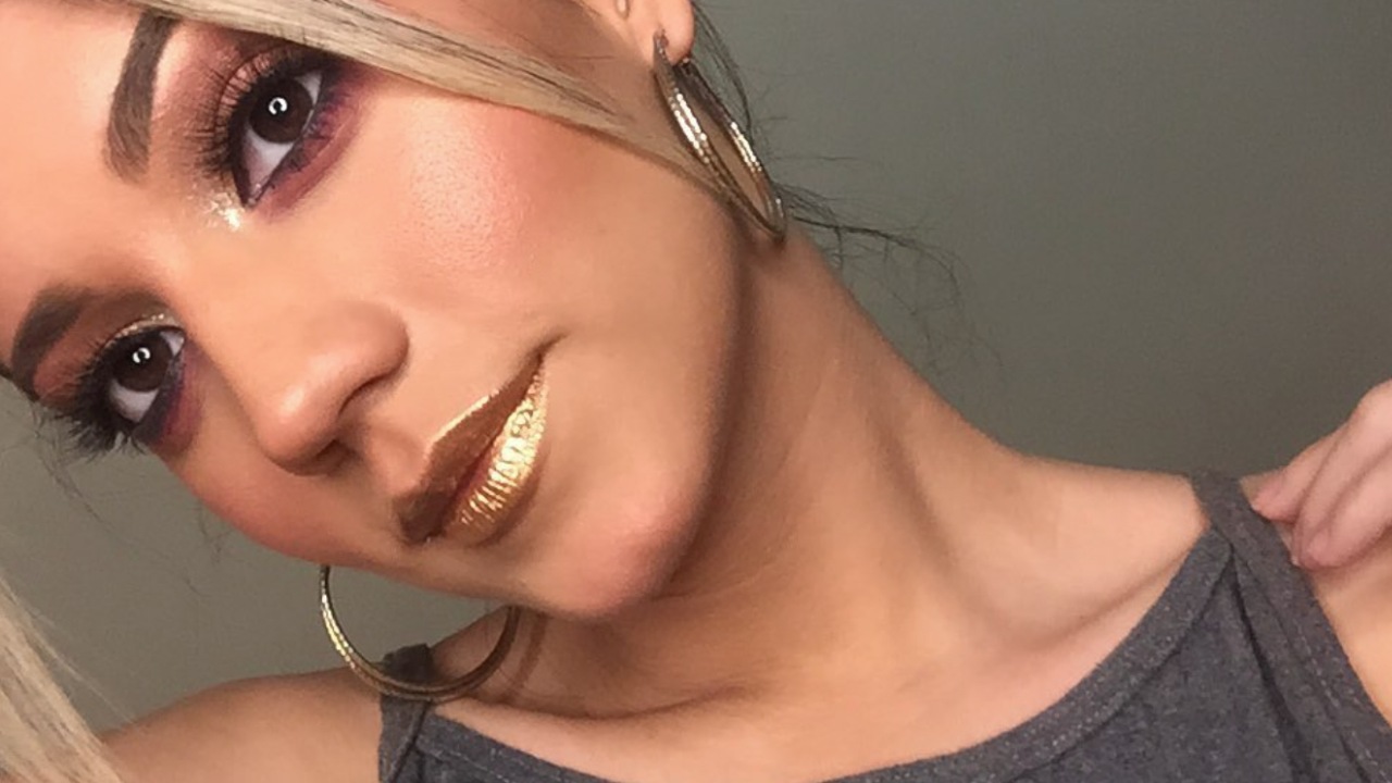 Labios metalizados: el regreso más audaz del maquillaje