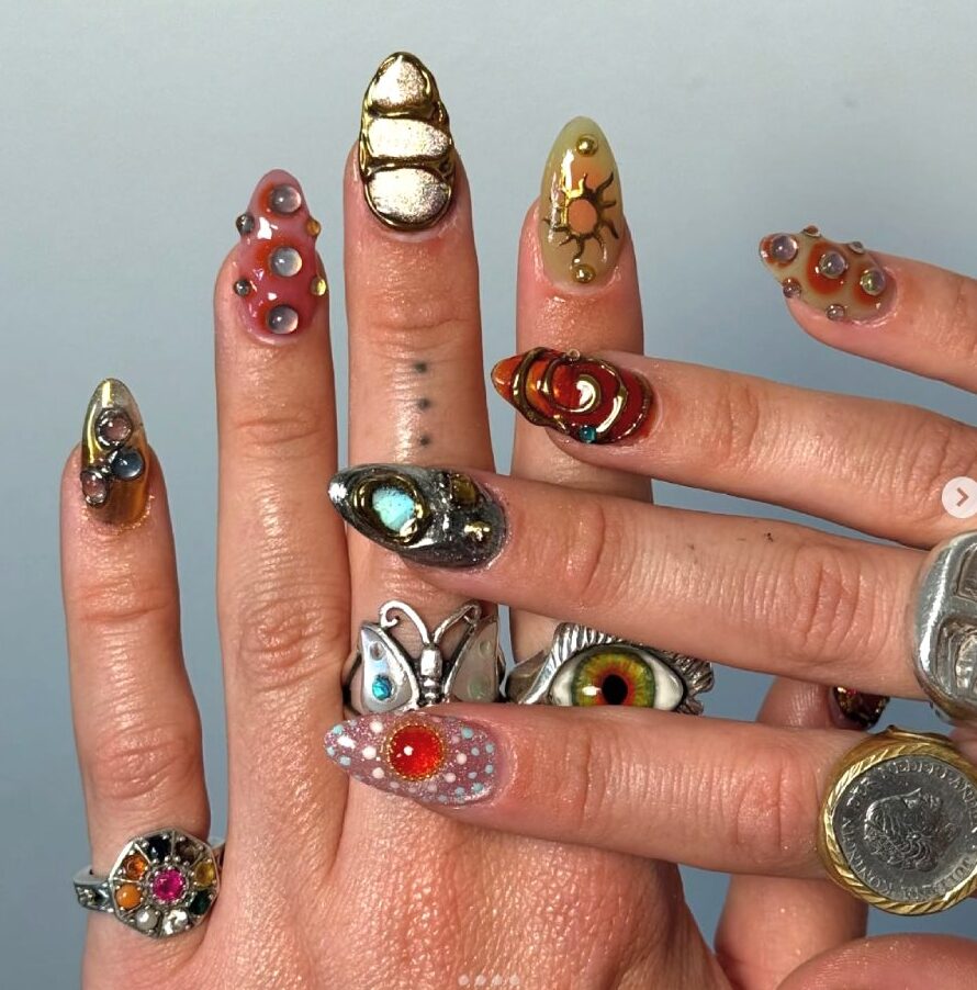 Milky nails, perlas y arte 3D: así se llevan las uñas este verano