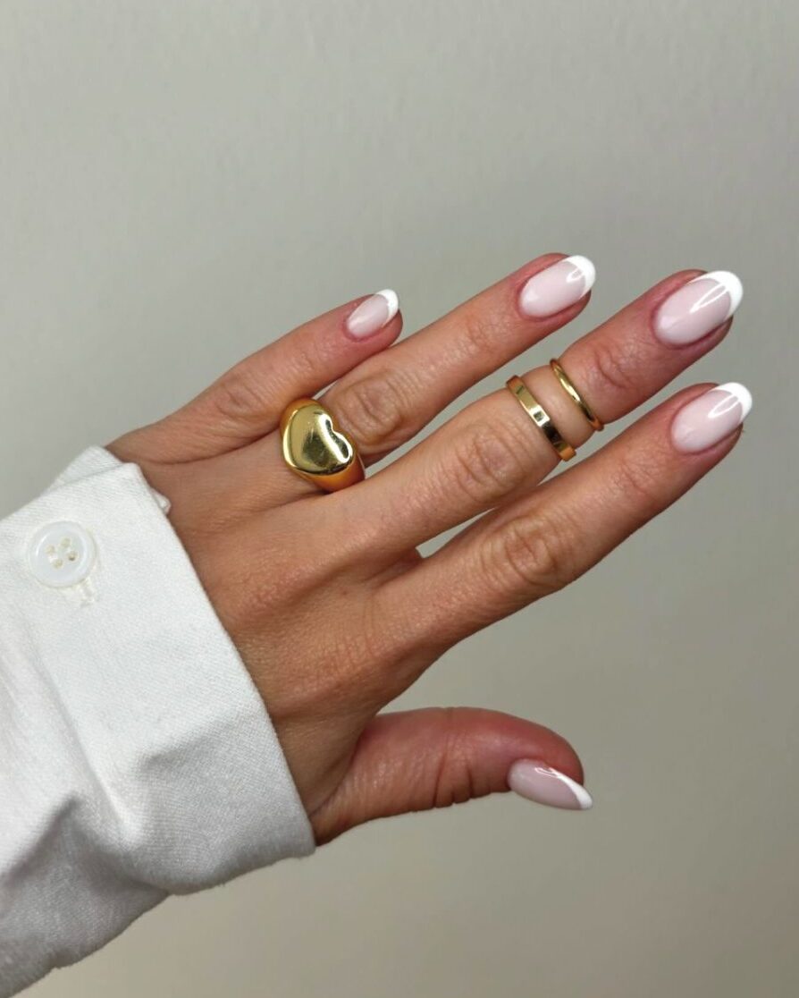 Milky nails, perlas y arte 3D: así se llevan las uñas este verano