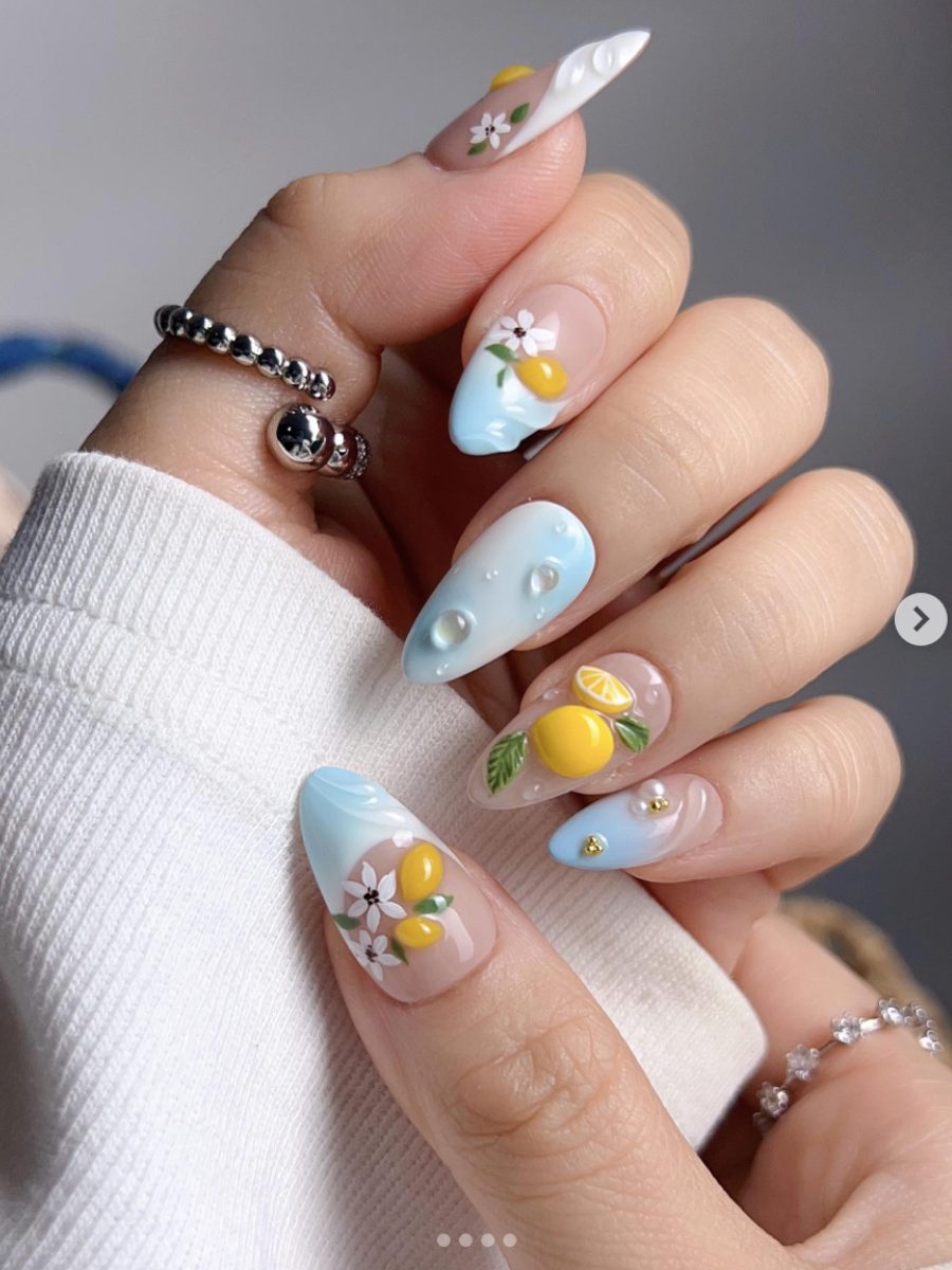 Milky nails, perlas y arte 3D: así se llevan las uñas este verano