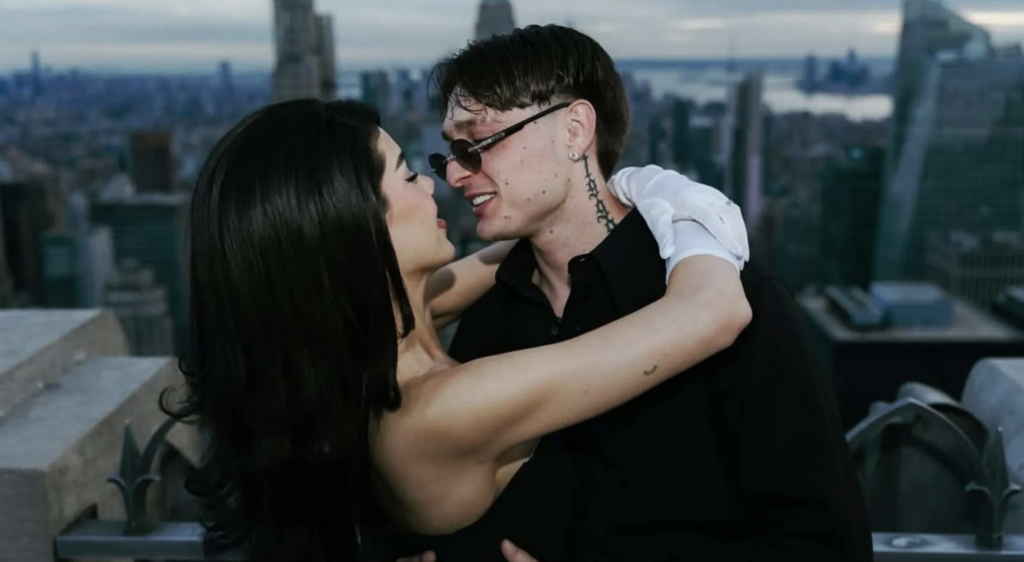 Peso Pluma y Kenia Os deslumbran en el NYFW