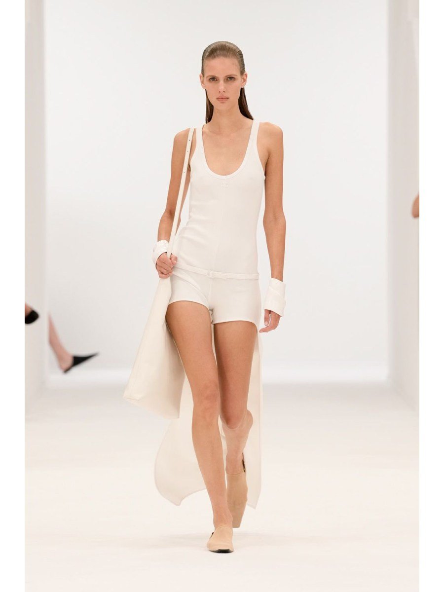 Las tendencias que nos dio el desfile de Courreges en Paris Fashion Week