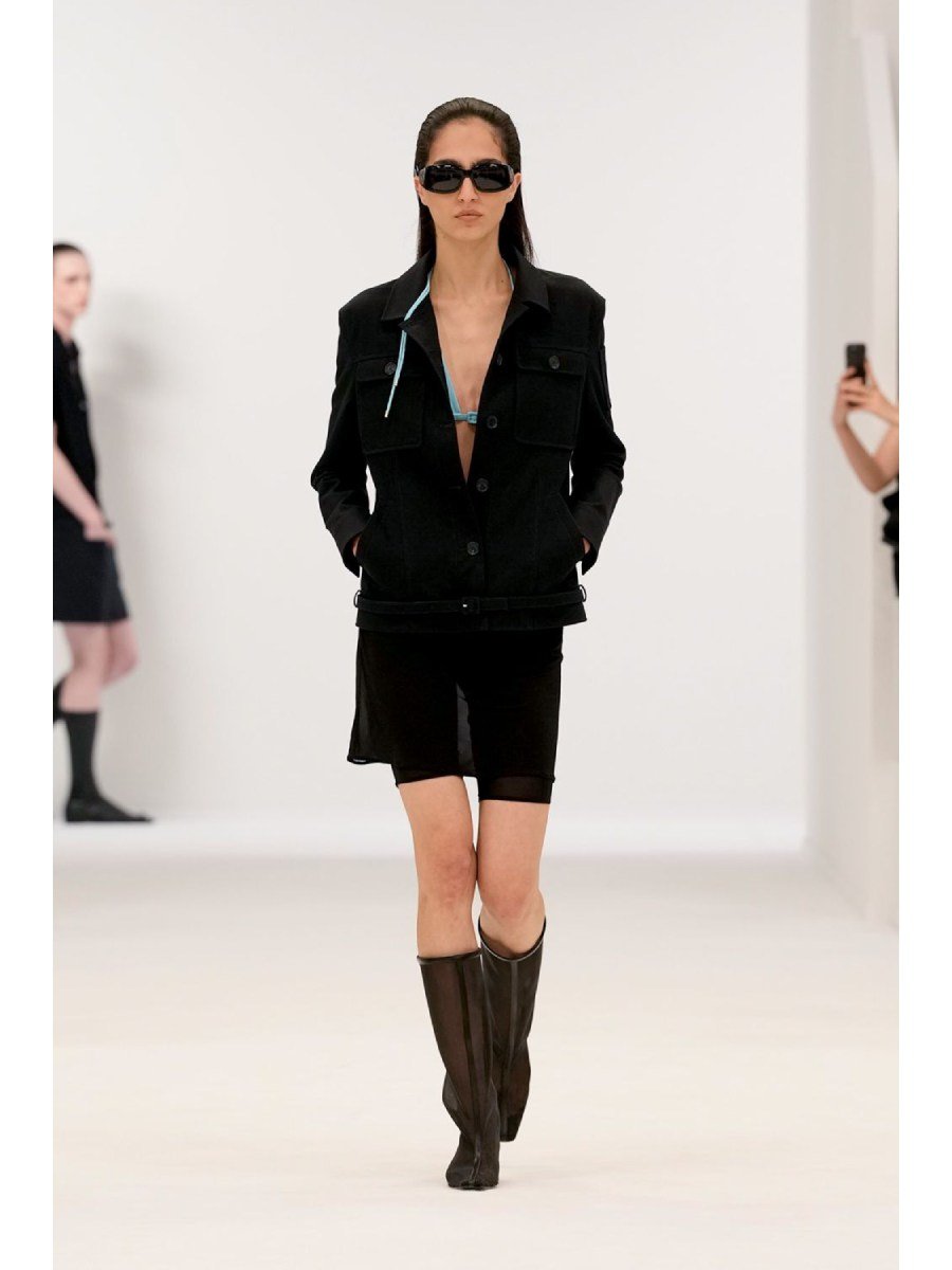Las tendencias que nos dio el desfile de Courreges en Paris Fashion Week