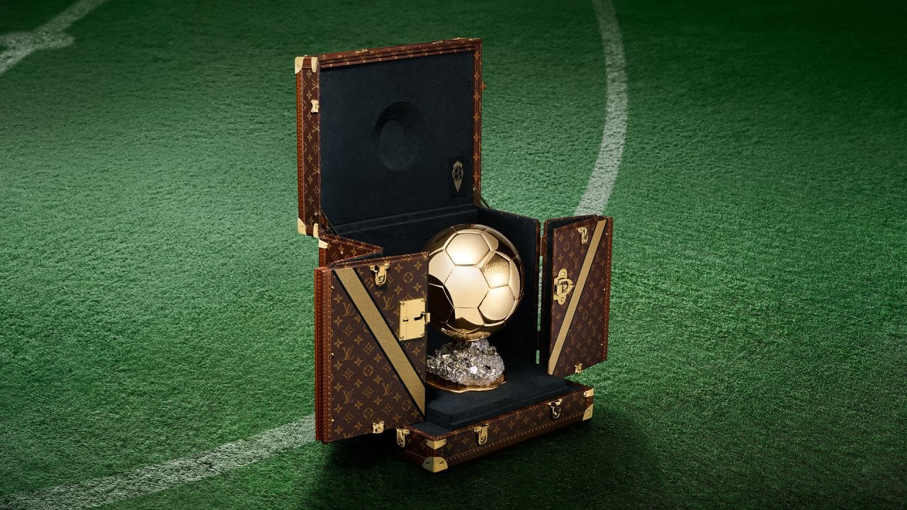 Por tercer año consecutivo, Louis Vuitton ha creado el Baúl de Trofeo oficial para el Ballon d’Or 2025