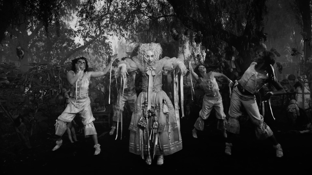 Todos los detalles sobre el video de Lady Gaga en Xochimilco por Tim Burton