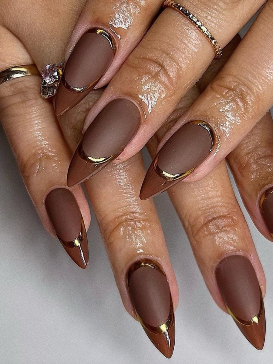 Uñas color café ganache para otoño