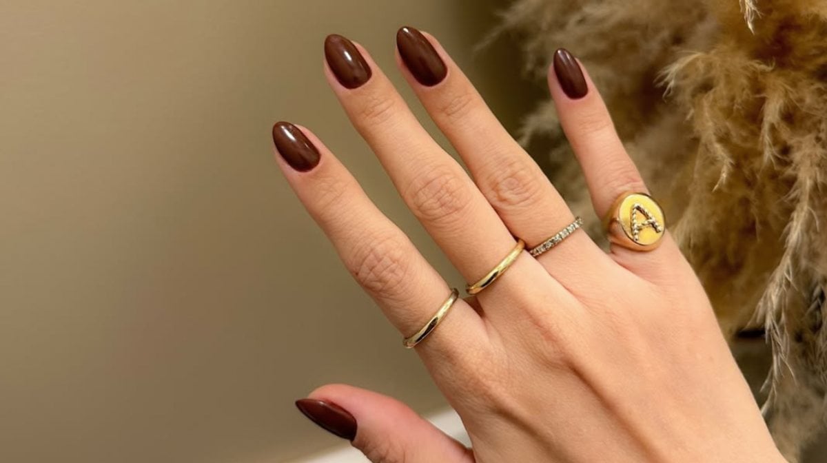 Uñas color café ganache para otoño