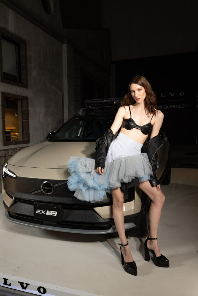 Alexia Ulibarri deslumbra en Volvo Fashion Week