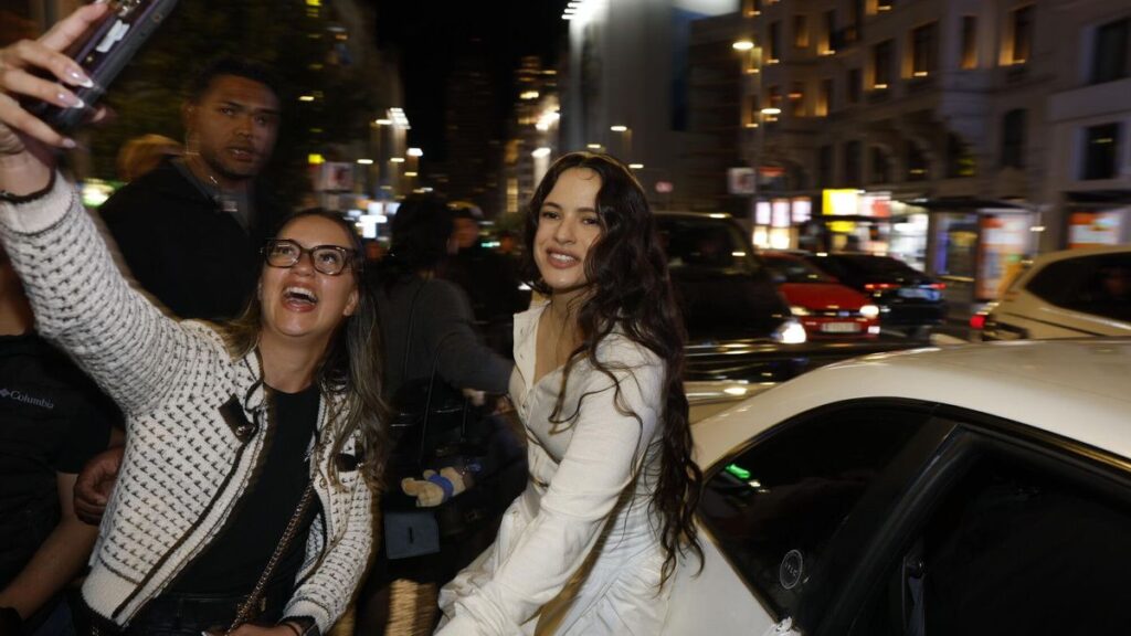 Rosalía Conquista Madrid Con El Anuncio De Lux