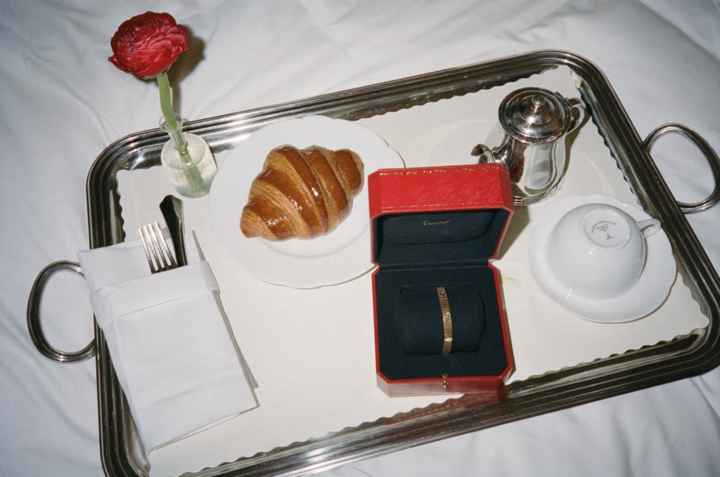 Cartier redefine el amor con Jacob Elordi