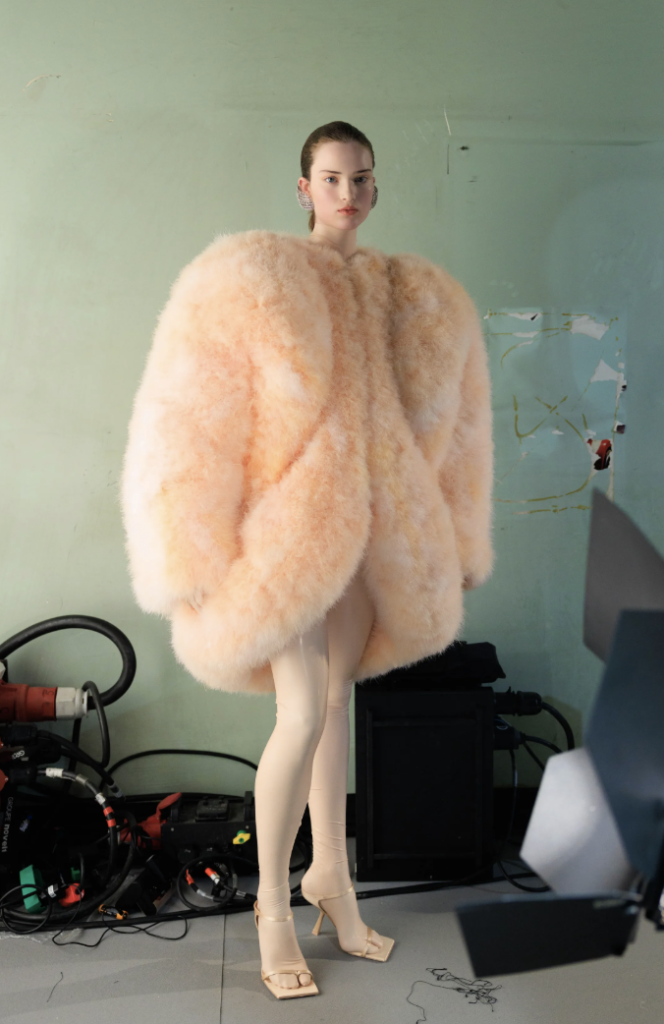 Stardust Aphrodite: Mugler brilla en París