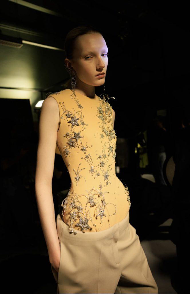 Stardust Aphrodite: Mugler brilla en París