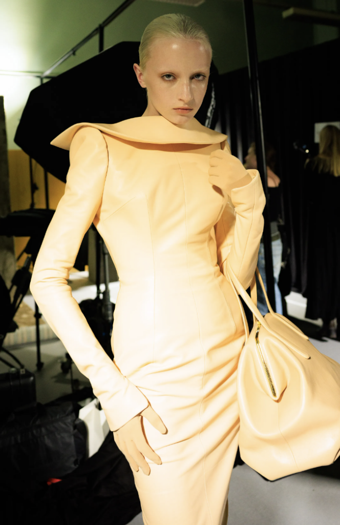 Stardust Aphrodite: Mugler brilla en París